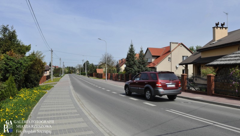 Ul. Kardynała Wojtyły na Osiedlu Biała